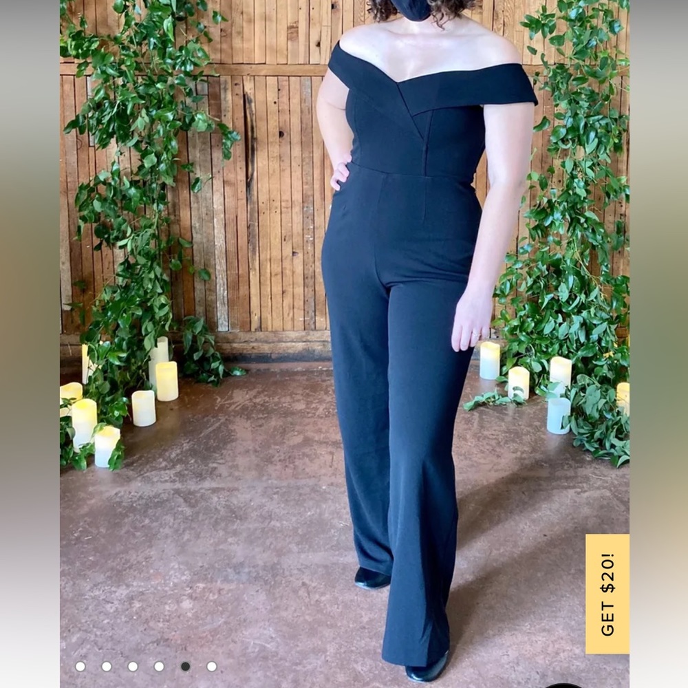 Lulus off the shoulder wide-leg jumpsuit size L